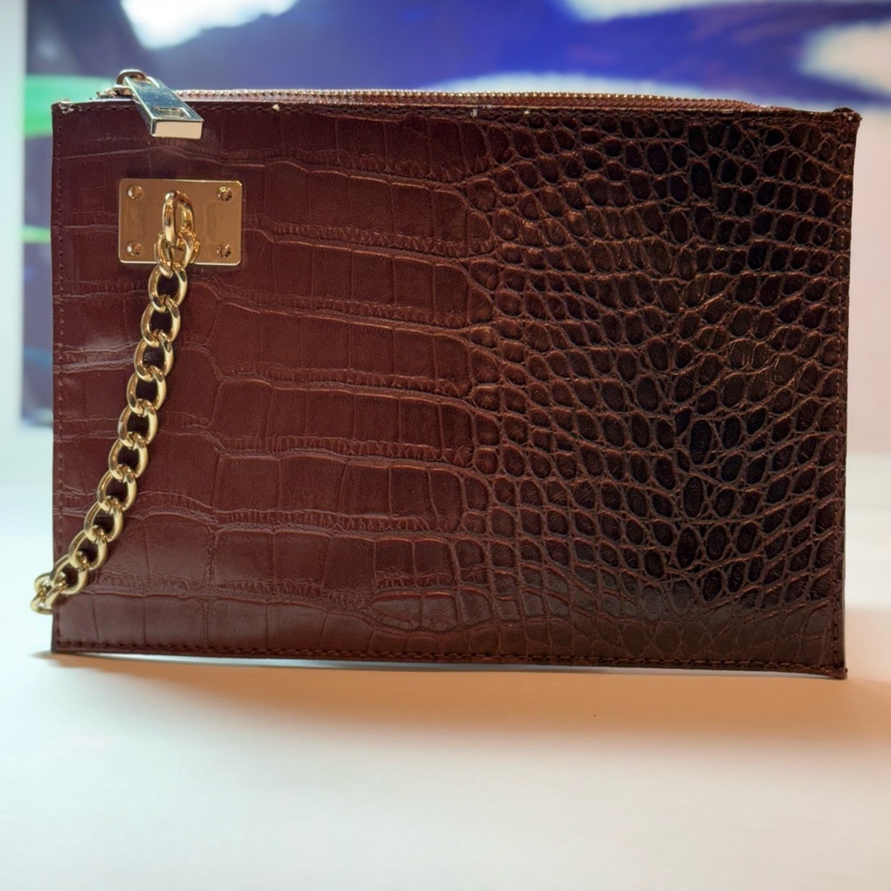 Sondra Roberts 2 Crocodile Embossed Clutch Wristelt with Gold-Tone Chain Pre-own